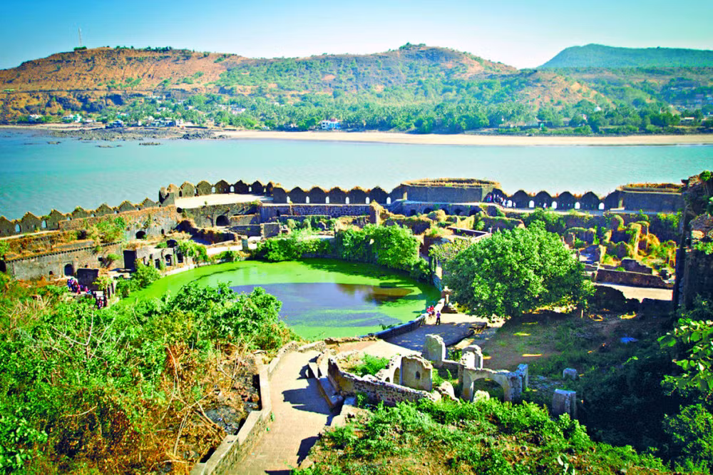 Cận cảnh pháo đài “bất khả xâm phạm” giữa biển ở Ấn Độ - Hình 5 Can canh phao dai “bat kha xam pham” giua bien o An Do-Hinh-5