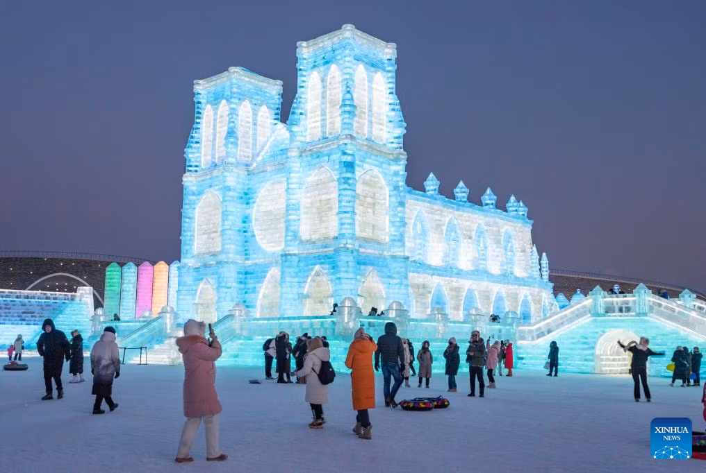 Choang ngop cong vien bang ruc ro o Cap Nhi Tan lanh -30 do-Hinh-3