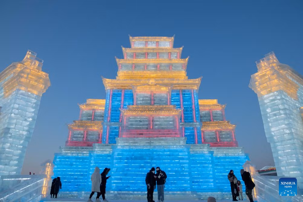 Choang ngop cong vien bang ruc ro o Cap Nhi Tan lanh -30 do-Hinh-6