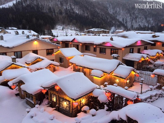 Từ tháng 12 đến tháng 3 năm sau là thời điểm thích hợp để bạn ghé thăm vùng đất này. Cuối tháng 10, tuyết bắt đầu hình thành, dày khoảng 30-40 cm.