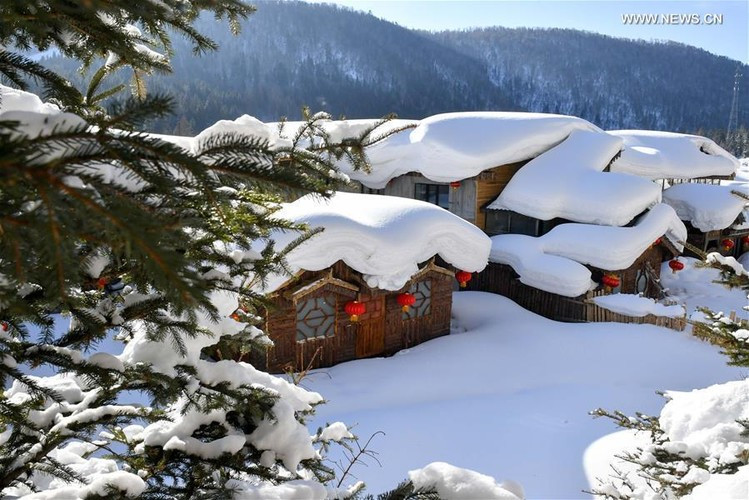 Do bị ảnh hưởng bởi luồng không khí ấm của biển Nhật Bản và gió lạnh từ hồ Baikal, mùa tuyết ở đây thường kéo dài hơn 7 tháng. Mùa đông, lớp tuyết có thể dày đến 2 m.