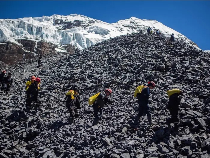 Đột nhập thị trấn cao nhất thế giới, dân chỉ sống thọ 30-35 tuổi - Hình 10 Dot nhap thi tran cao nhat the gioi, dan chi song tho 30-35 tuoi-Hinh-10