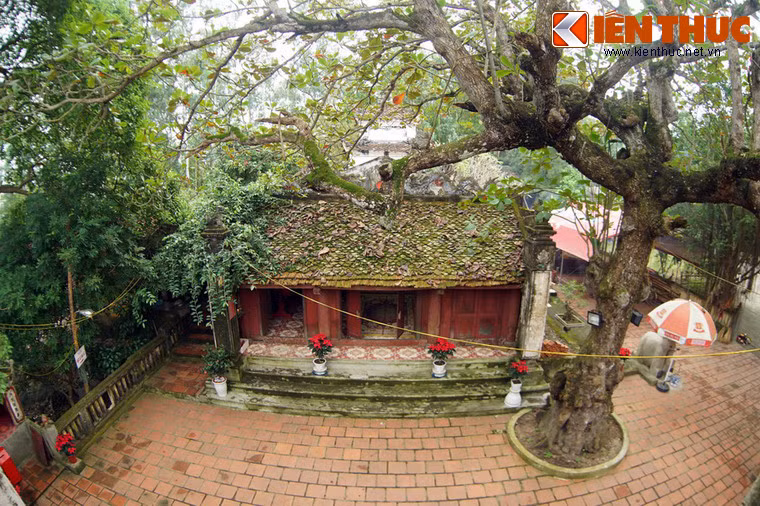 Trải qua các thăng trầm lịch sử, ngôi đền đã trải qua nhiều lần trùng tu và xây mới. Hiện tại ngôi đền có cấu trúc hình chữ Đinh, gồm 3 cung: Bái đường, Trung đường và Hậu cung.