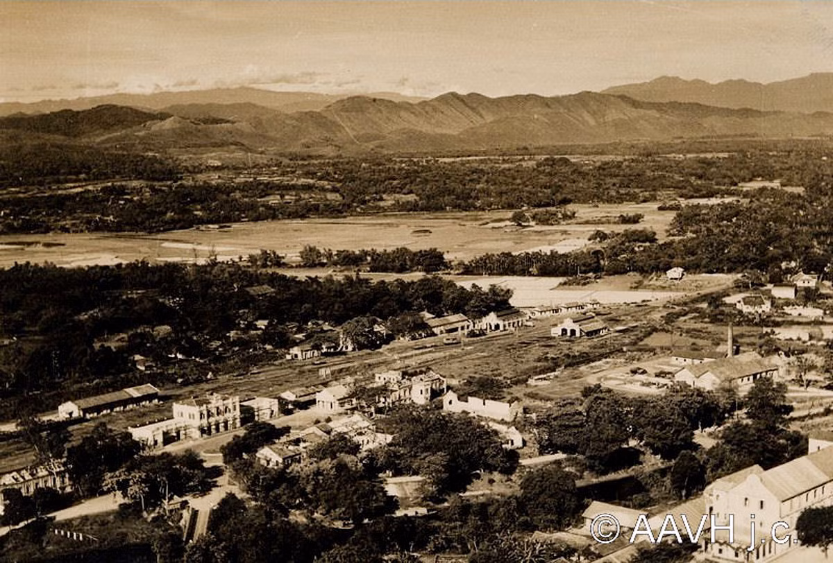 Khu vực ga Huế năm 1947. Ảnh: Aavh.org