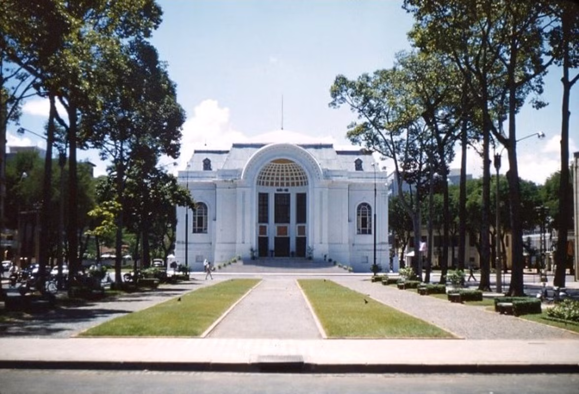 Nhà Quốc hội (Nhà hát Thành phố).
