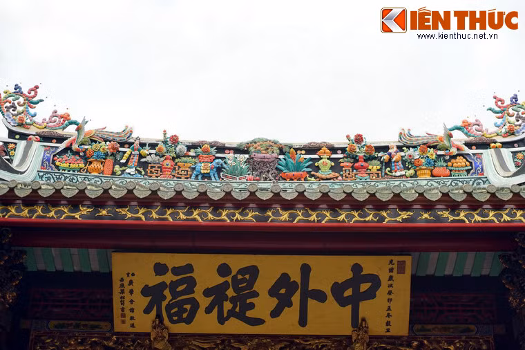 Hội quán Nghĩa An được coi là nơi hội tụ sự tinh hoa của nghệ thuật thư pháp, chạm đá, chạm gỗ, ghép mảnh sành sứ... ở Nam Bộ nửa cuối thế kỷ 19 - đầu thế kỷ 20.