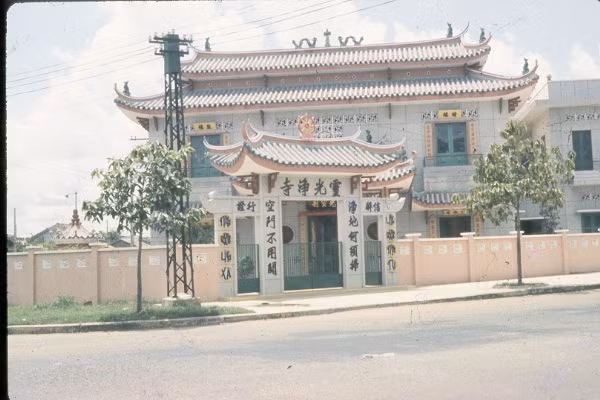 Một ngôi chùa ở Sài Gòn. Ảnh: Oldspooksandspies.org