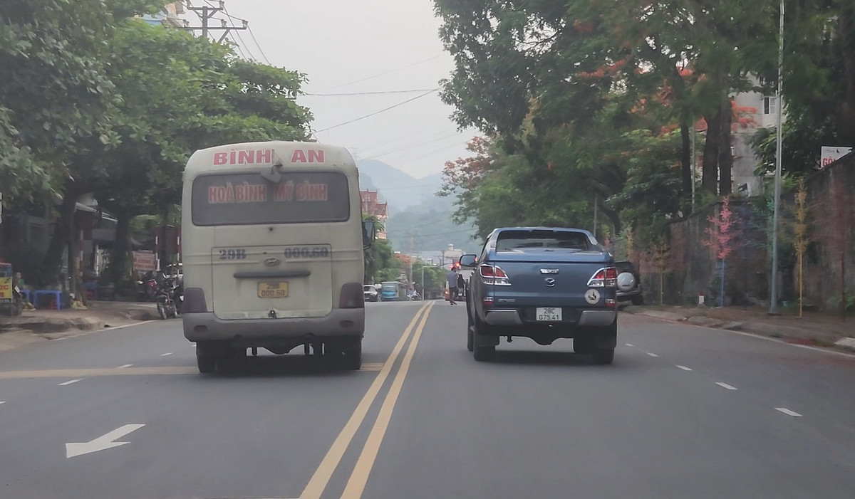 Nghi vấn nhà xe Bình An phá luồng tuyến vận tải liên tỉnh Hoà Bình - Hà Nội (Kỳ 1) - Hình 2 Nghi van nha xe Binh An pha luong tuyen van tai lien tinh Hoa Binh - Ha Noi (Ky 1)-Hinh-2