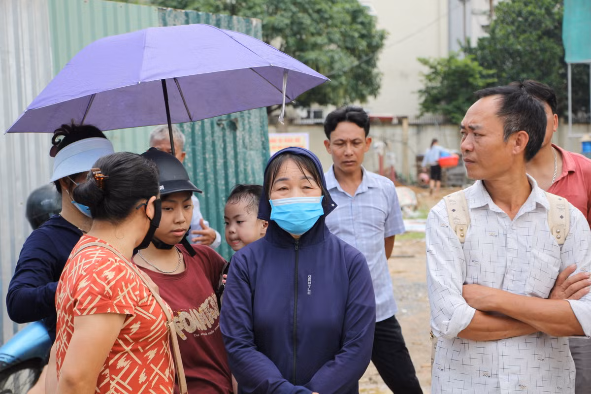 Hình ảnh thi cử tại các vùng quê, vùng ven Hà Nội luôn bình dị và mộc mạc.