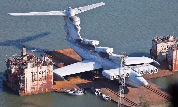 Trong gia đình Ekranoplan thì chiếc MD-160 mang lên Lun nổi tiếng hơn cả, nó được sử dụng trong hải quân Liên Xô cũng như hải quân Nga từ năm 1987 cho tới đầu thập niên 1990.