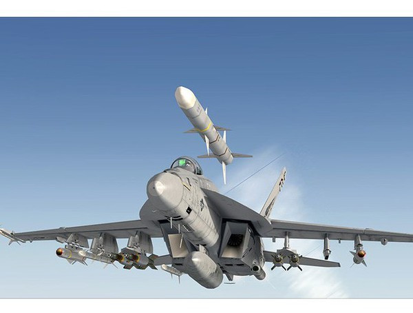 Tên lửa không đối không AIM-120 được công ty Hughes và Raytheon thay nhau phát triển, sản xuất từ 1991 tới nay.