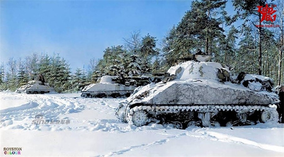 Xe tăng Sherman trên mặt trận mùa Đông châu Âu.