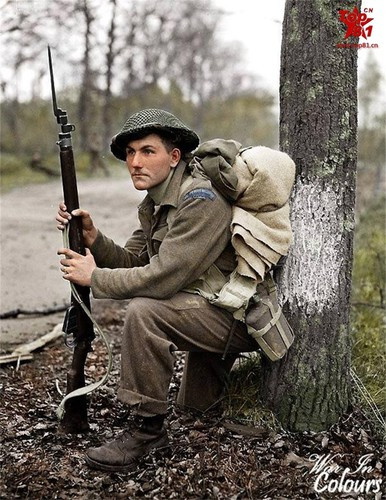 Một người lính quân đồng minh.