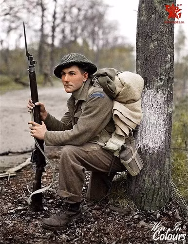 Một người lính quân đồng minh.