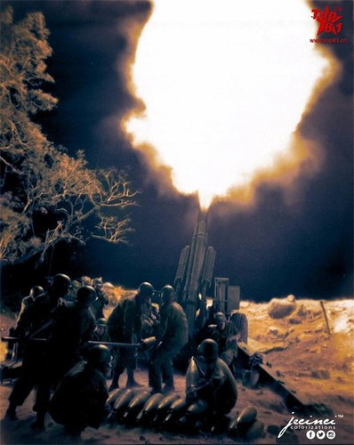 Khẩu đội pháo binh 155mm của quân đội Mỹ khai hỏa.