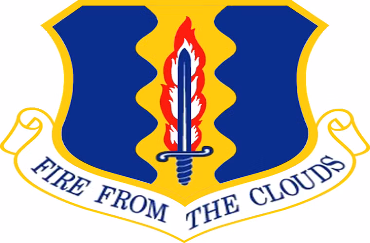 33th Fighter Wing: Không đoàn máy bay chiến đấu Số 33, đóng quân tại căn cứ Eglin, Florida. Có nhiệm vụ chính là đào tạo các phi công lái máy bay chiến đấu tàng hình thế hệ thứ 5 F-35 và thực hiện bảo trì, với phương châm hoạt động là: “Fire From The Clouds”.