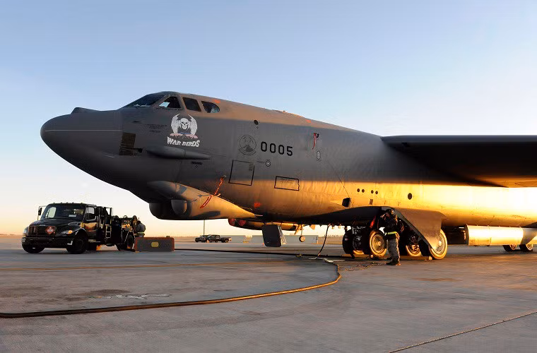 Trong ảnh là một chiếc B-52H với phù hiệu đặc trưng của “5 Bomb Wing”.
