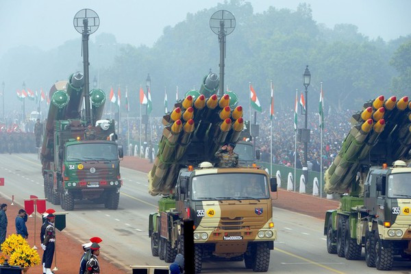 Giải pháp mà New Delhi đưa ra đó là buộc đối tác phải chuyển giao công nghệ và xây dựng nhà máy sản xuất trong những hợp đồng lớn.