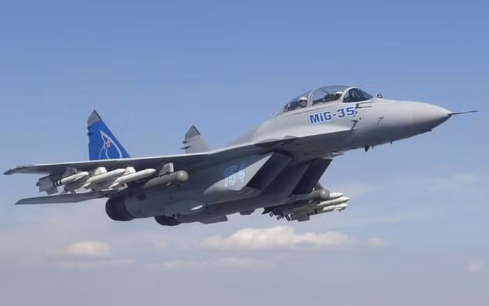 “Tuy nhiên sau đó Baku thông báo rằng họ đang xem xét việc mua tiêm kích hạng nặng Su-35 thay vì tiêm kích hạng trung MiG-35".