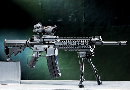 SIG716G2 có thể gắn ba loại băng đạn 10, 20, 30 viên, ngoài ra chúng cũng có thể gắn băng đạn trống lên tới 100 viên.