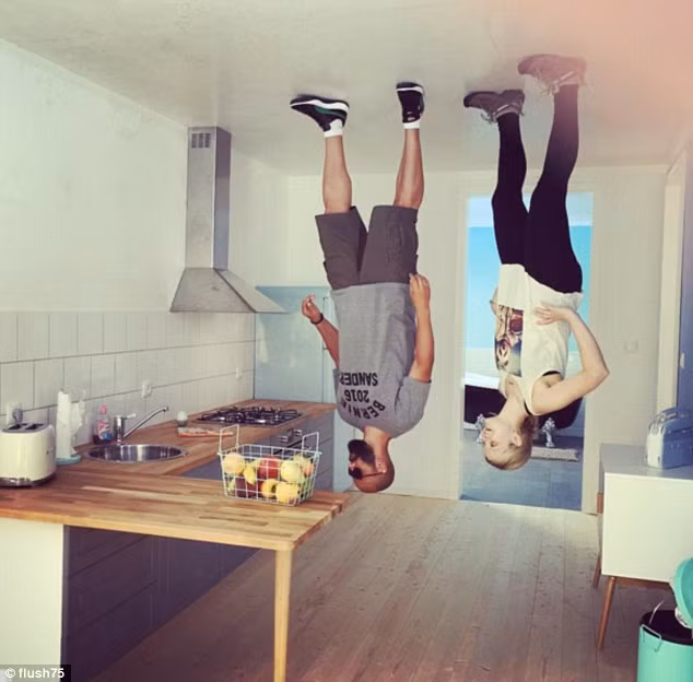 Trong nhà bếp, dụng cụ nấu ăn và thực phẩm đều treo ngược trên mái nhà.