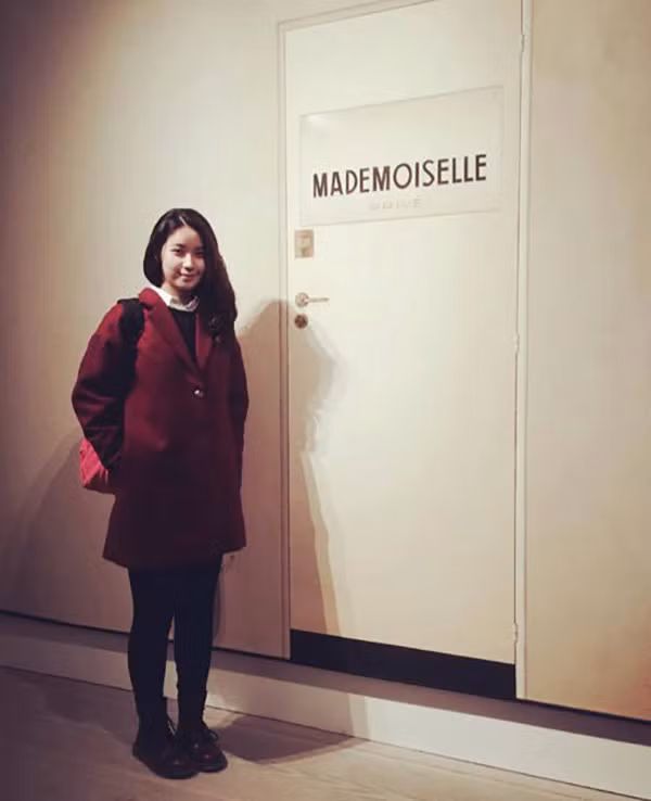 Việc được học tập tại một ngôi trường chất lượng, đúng chuyên ngành yêu thích và sống trong một môi trường đào tạo hết sức chuyên nghiệp trở thành niềm hạnh phúc rất lớn đối với bản thân Kim Chi. Dù chương trình học luôn kéo dài và vất vả nhưng nó cũng tạo ra điều kiện để Kim Chi phát triển tài năng, phô diễn những thế mạnh của mình, đặc biệt là trong những khoảng thời gian thực hiện các dự án về thời trang.