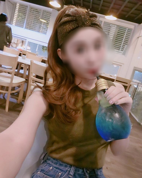 Về phía Th, cho đến nay cô gái trẻ này vẫn chưa công khai tiết lộ thông tin gì liên quan đến mình cũng như tâm trạng của bản thân ở thời điểm hiện tại. Nhưng thông qua những gì Th đã bộc lộ, thể hiện trong đoạn clip gia đình L đến "vây", ép hủy hôn vừa qua, cô gái xinh đẹp cũng nhận được rất nhiều sự cảm thông từ cộng đồng mạng. Đã có rất nhiều bạn bè gửi lời động viên, những lời khuyên cho cô bạn và thẳng thắn nhìn nhận việc cặp đôi trẻ tuổi bị gia đình ngăn cấm kịch liệt như cặp đôi này quả thật là một câu chuyện hiếm có giữa thế kỷ 21.