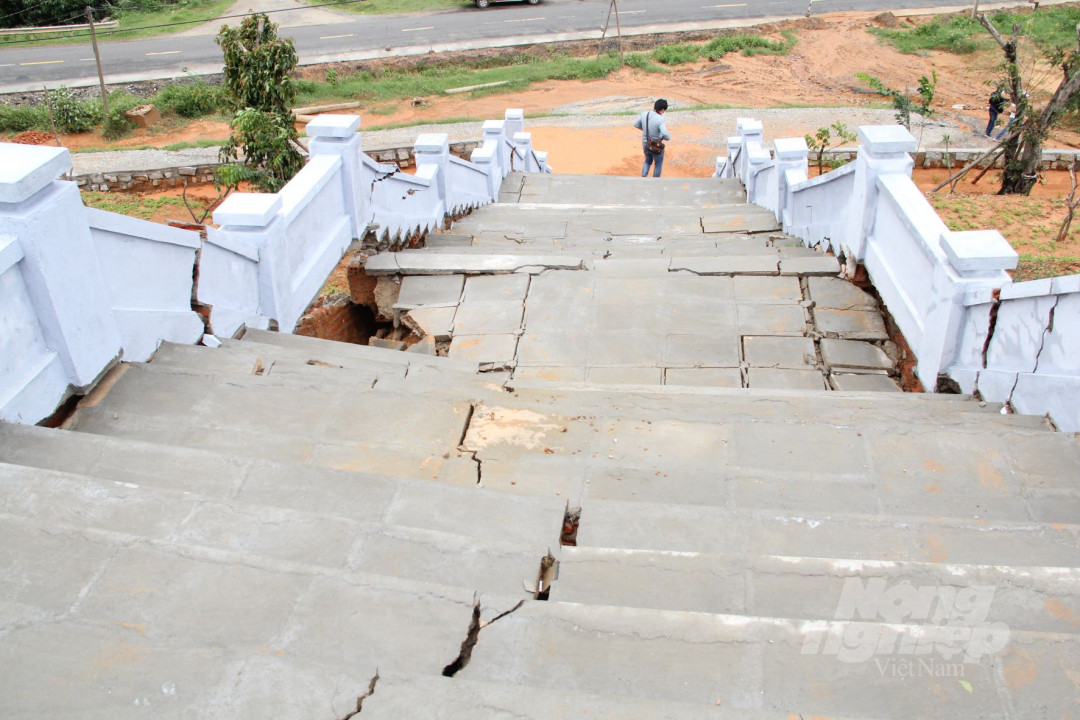 Sau khi công trình hư hỏng, lãnh đạo UBND xã Cư M'ta đã liên lạc với đại diện chủ đầu tư để thông báo. Đại diện này cho biết khi nào Hà Nội hết dịch sẽ vào khảo sát và lên kế hoạch sửa chữa công trình.