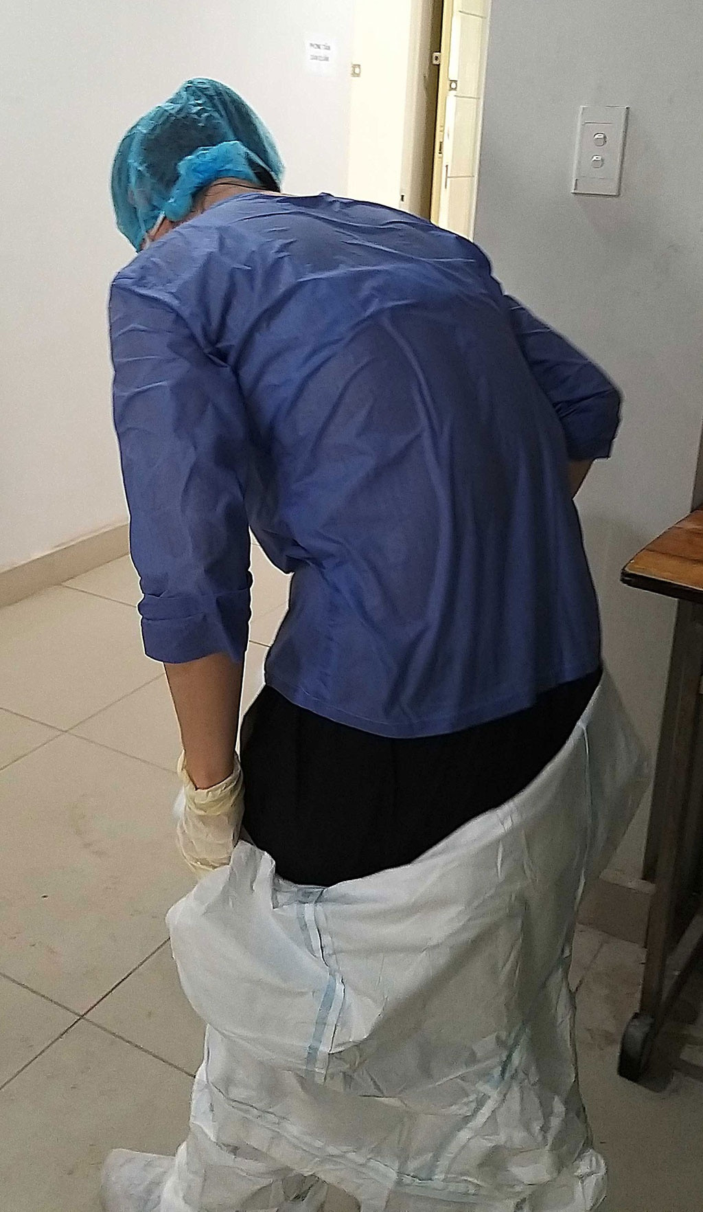 Nhói tim những hình ảnh trong bệnh viện dã chiến số 12 - Hình 4 Nhoi tim nhung hinh anh trong benh vien da chien so 12-Hinh-4