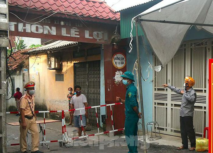 Hon 200.000 hoc sinh Ha Nam dung den truong vi COVID-19