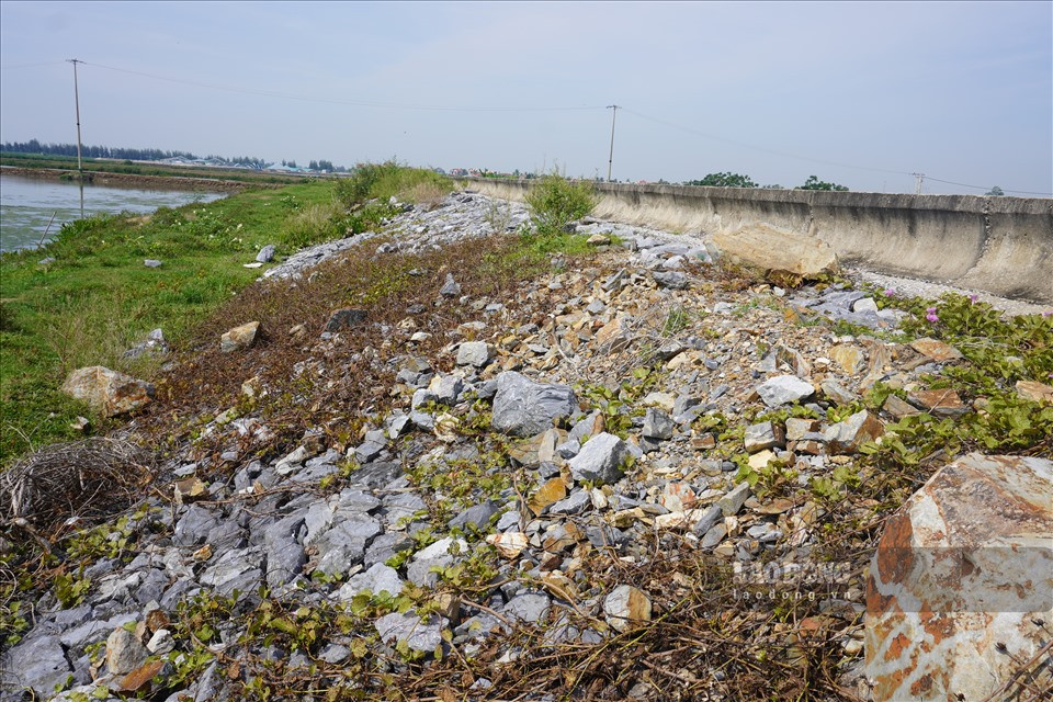 Có 3 đơn vị thi công gồm Công ty CP xây dựng NN-PTNT 1 Thanh Hóa; Công ty CP xây dựng thương mại số 7 Thanh Hóa và Công ty CP xây dựng thủy lợi Thanh Hóa. Công trình này được đầu tư xây dựng từ 9.2015, đến đầu năm 2017 hoàn thành và đưa vào sử dụng. 