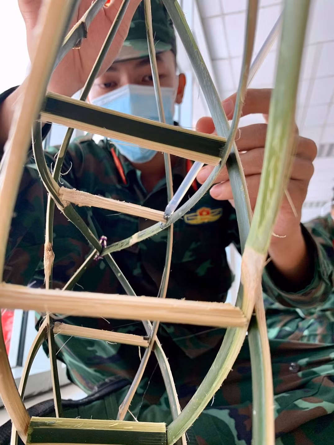 Thượng tá Nguyễn Thanh Phong, Chủ nhiệm Chính trị, Bộ Tư lệnh TP.HCM cho biết, tất cả các đơn vị tham gia chống dịch trên địa bàn TP đều tham gia chương trình này ở hầu khắp các quận, huyện và TP Thủ Đức. (Ảnh: Vietnamnet)