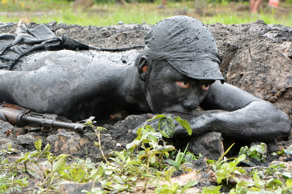 Thuật ngụy trang là một trong những kỹ năng quan trọng hàng đầu, đây được xem là “tấm áo giáp” của chiến đấu viên chống khủng bố