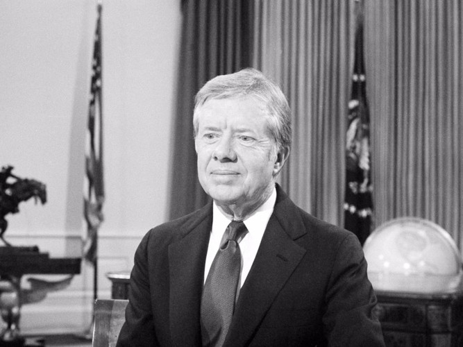 Còn đây là hình ảnh Tổng thống Carter trong buổi đọc diễn văn chia tay sau khi hết nhiệm kỳ vào tháng 1/1981.