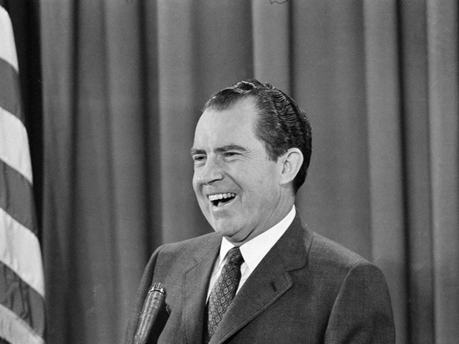 Tổng thống Richard Nixon tại một cuộc họp báo ở Phòng Đông của Nhà Trắng một vài tuần sau khi ông tuyên thệ nhậm chức năm 1969.