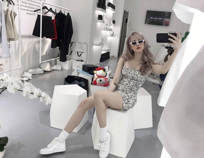 Dù bị fan "khui" dùng đồ đôi với Sơn Tùng song cả hai chưa một lần nói về tin đồn hẹn hò.