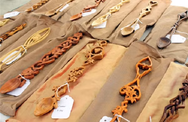 Ngac nhien truyen thong trong ngay Valentine o cac nuoc tren the gioi-Hinh-11