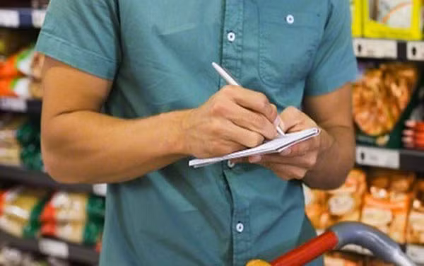 Chieu tri chong bun xin trong nhung ngay Tet cua vo cao tay