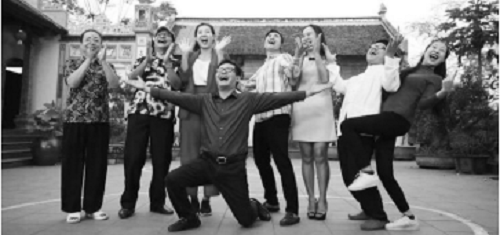 NSND Trung Hieu len tieng sau dam cuoi voi vo 9X xinh dep-Hinh-2