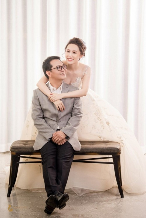 NSND Trung Hieu len tieng sau dam cuoi voi vo 9X xinh dep