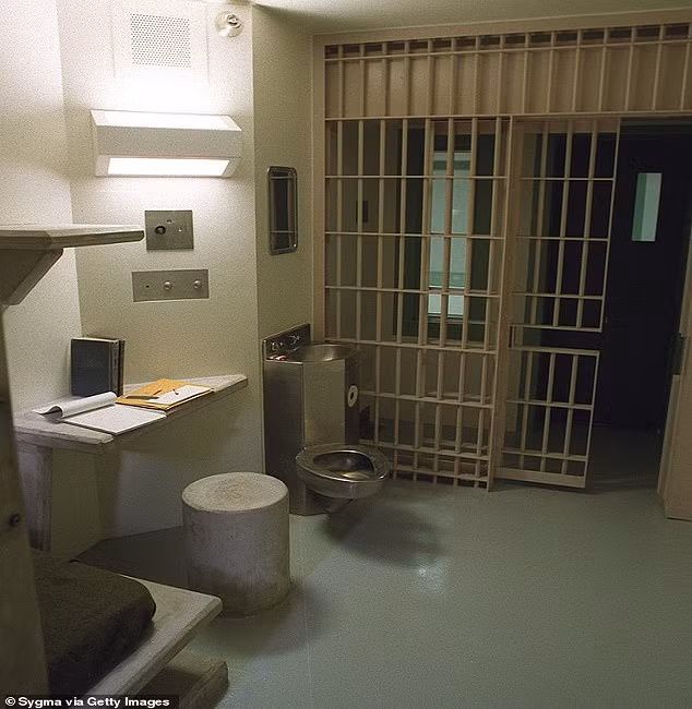 Dot nhap nha tu khet tieng giam trum ma tuy El Chapo-Hinh-8