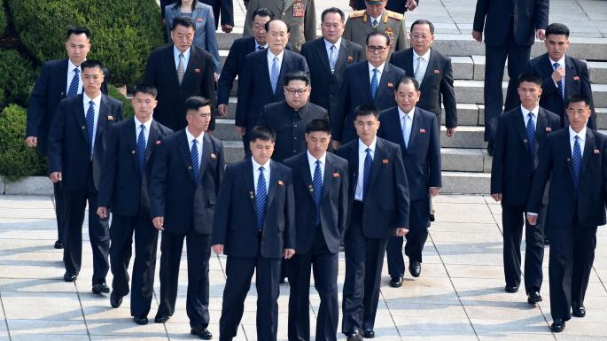 Những binh sĩ nói trên bắt buộc phải có một số thành tích cụ thể hoặc có kĩ năng tốt. Sau khi được tuyển chọn, họ sẽ tham gia vào chương trình huấn luyện chuyên sâu, thành thạo kỹ năng sử dụng súng ngắn, biết võ thuật,... Ảnh: The Times.