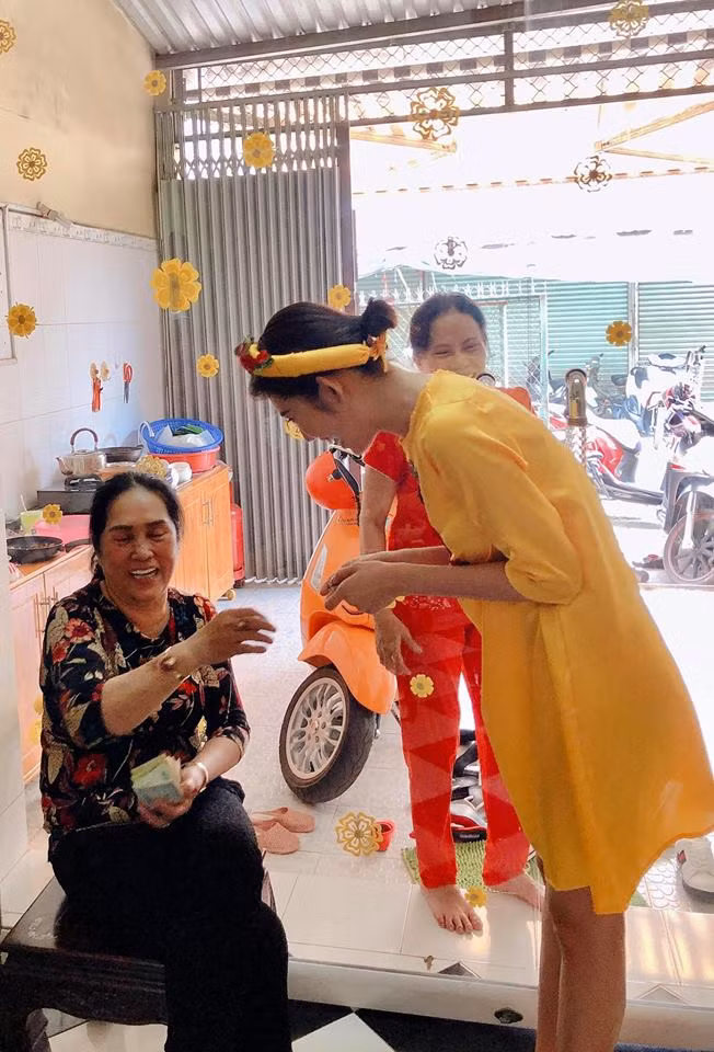 Thuy Ngan: Tu nhan thay can song co trach nhiem khi ba benh-Hinh-3