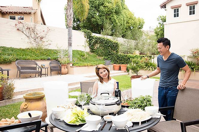 Hiện tại, ca sĩ Thanh Thảo đang định cư ở thành phố Fountain Valley, California, quận Cam, Mỹ. Tại đây, cô mua một căn biệt thự nhà vườn lớn để thỏa mãn sở thích trồng cây ăn quả.