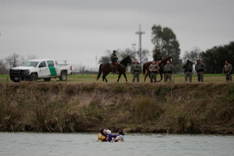 Di dan lieu mang vuot song sang My, ong Trump se manh tay?-Hinh-9