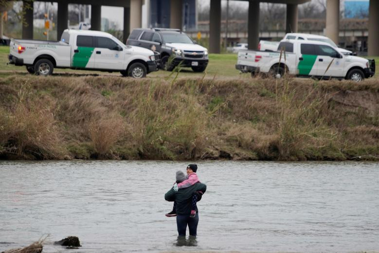 Di dan lieu mang vuot song sang My, ong Trump se manh tay?-Hinh-6