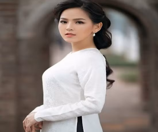 Phi Huyen Trang mat tien ti de di lai sau tai nan liet nguoi