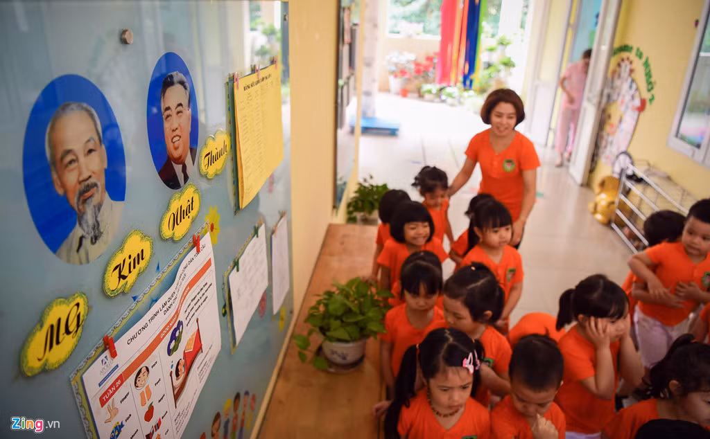 Trải qua hơn 40 năm, đến nay trường mầm non Việt - Triều đã mở rộng thành 17 lớp học, 11 phòng chức năng và là một trong những trường trên địa bàn TP Hà Nội đạt chuẩn số trẻ/lớp.