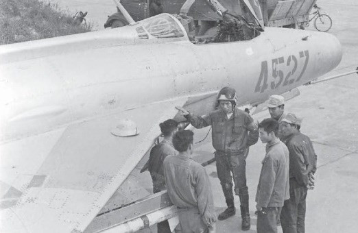 Những chiếc MiG-21 đã giúp Không quân Nhân dân Việt Nam chiếm ưu thế đáng kể trên bầu trời trước hàng nghìn máy bay Mỹ tối tân. Hàng trăm chiếc máy bay chiến đấu Mỹ (gồm cả “siêu pháo đài bay” B-52) đã bị MiG-21 bắn rơi. Nguồn ảnh: Bảo tàng PK-KQ