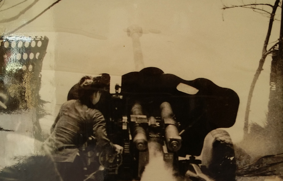 Sau đó, tới những năm 1960, Binh chủng Pháo binh tiếp tục được mở rộng mạnh mẽ về mặt trang bị với các loại pháo cỡ nòng lớn như ML-20 152mm, A19 122mm, D44 85mm, BS-3 100mm, M30 122mm cùng nhiều loại súng cối đủ kích cỡ (60-82-120mm), súng không giật DKZ… Nguồn ảnh: Bảo tàng Pháo binh